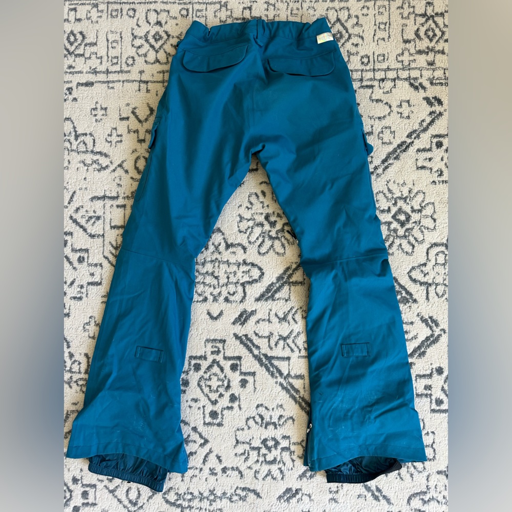 Women’s Burton Slim Fit snow pants Medium